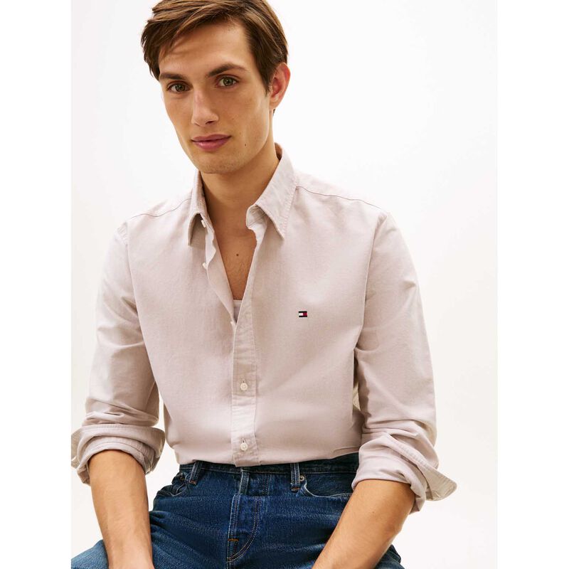 Tommy Hilfiger Solid Heritage Oxford Regular Fit Shirt image number 2